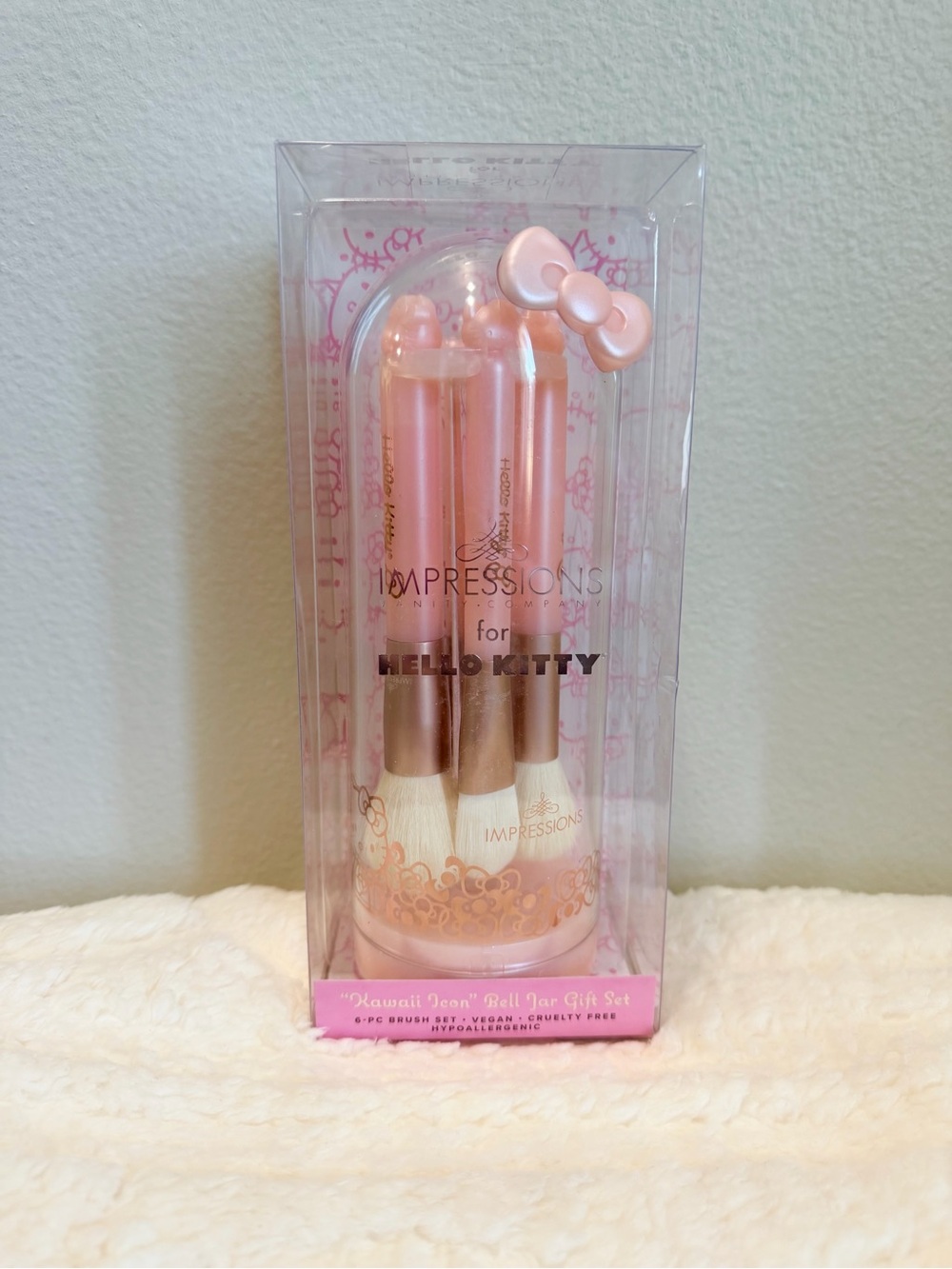 Impressions for Hello Kitty Pink and White Brush Gift Set